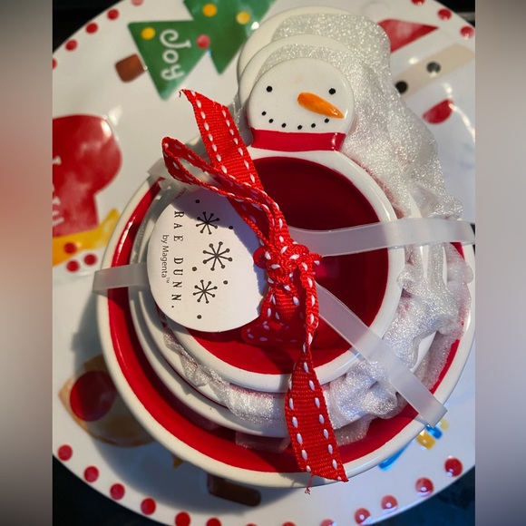 Rae Dunn Other - Rae Dunn Christmas Snowman measuring Cups